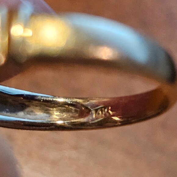 14K Yellow Gold and Citrine Ring, size 6.25 - Picture 4 of 10